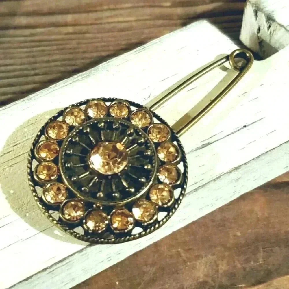 Vintage Bronze Champagne Crystal Sweater Lapel Kilt Pin Brooch